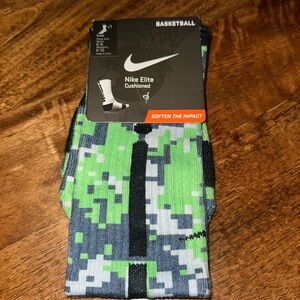 Nike Camo Pattern Socks in Green and blue
